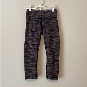 ⭐️LuLu Lemon capris⭐️